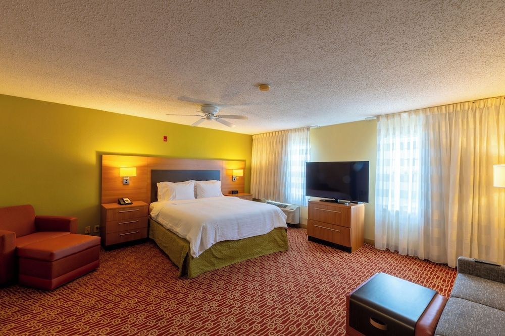 Candlewood Suites Bedford - Fort Worth by IHG 1