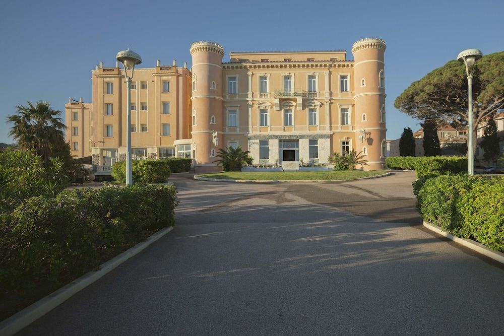 Langley Resort Napoléon Bonaparte 1