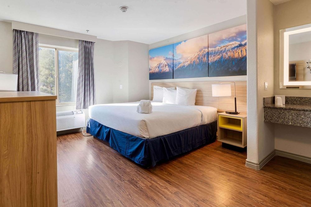 Days Inn by Wyndham Thornton 1