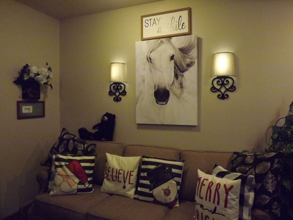 Crest Country Inn 2