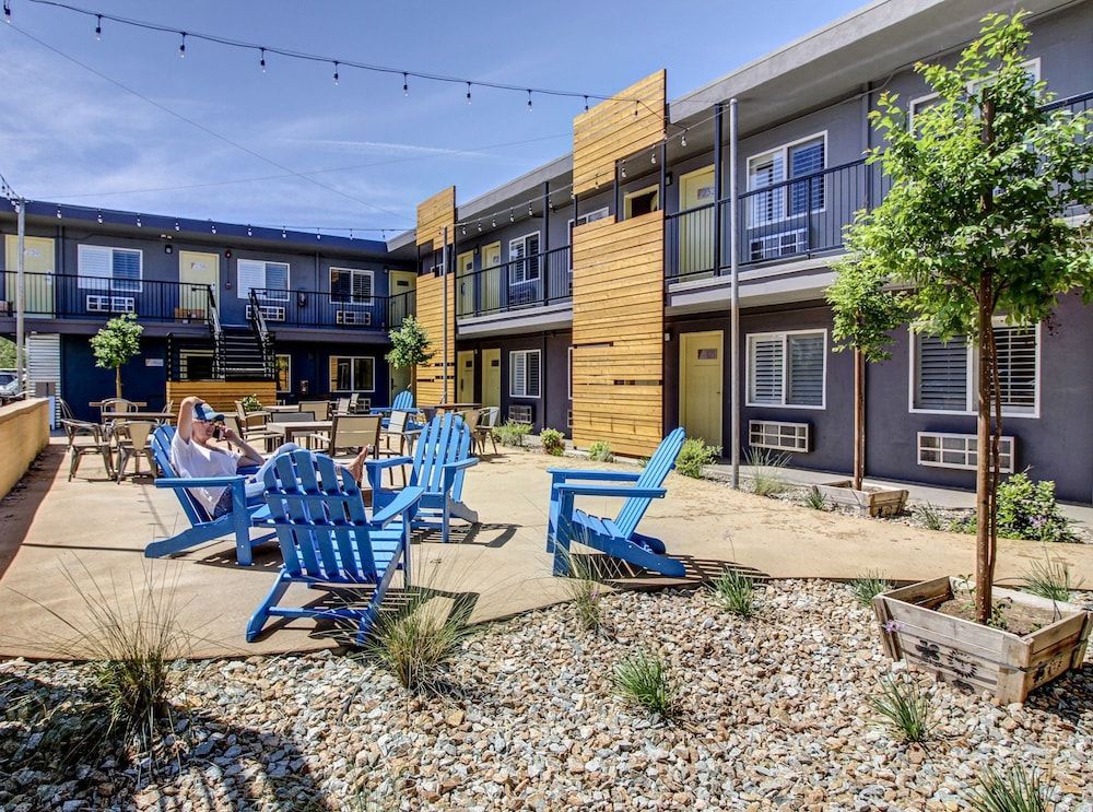 Americana Modern Hotel 1
