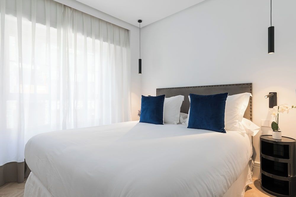 Feelathome Waldorf Suites Apartments 1