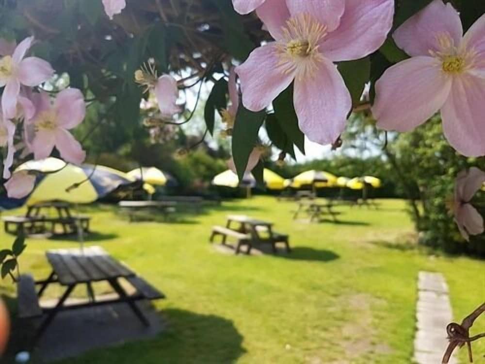 The Wheatsheaf Inn 1