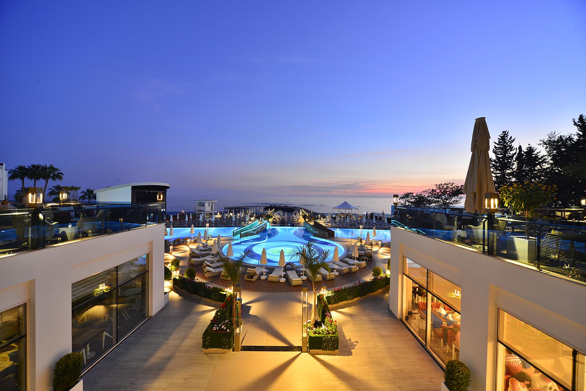 Azura Deluxe Resort & Spa - Ultra All Inclusive 1