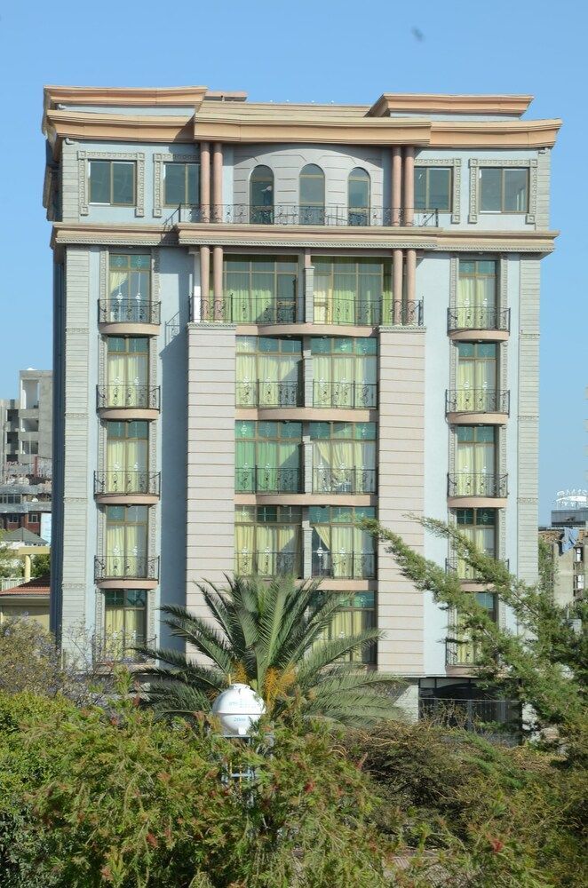 Golden Royal Hotel 1