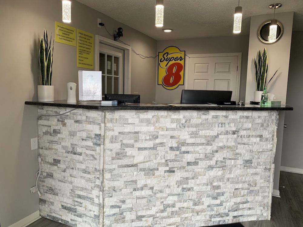 Super 8 by Wyndham Brownsburg 2