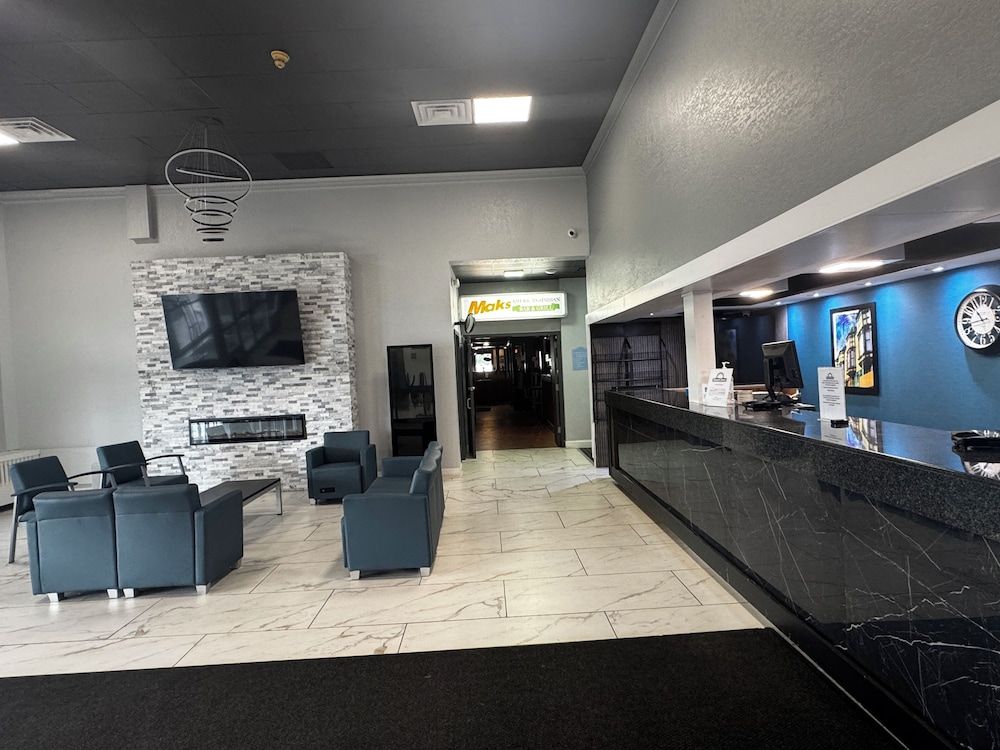 Rockfalls Inn & Suite 2