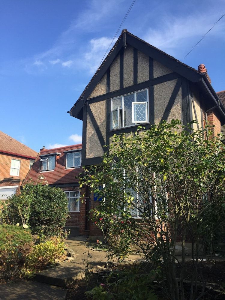 Edgware B&B 1