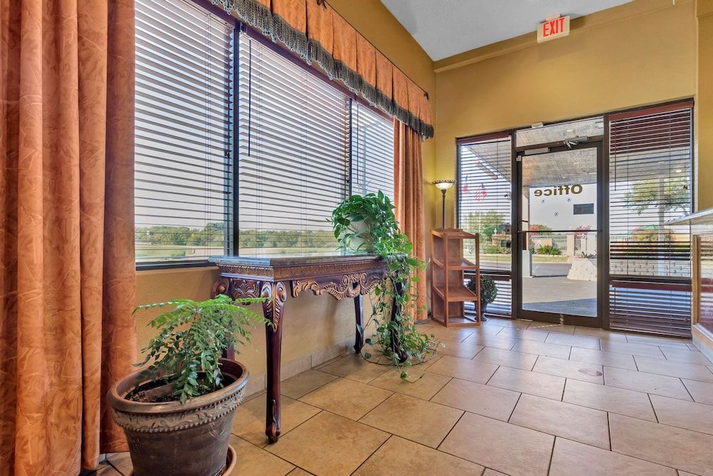 Best Western Taylor Inn 2