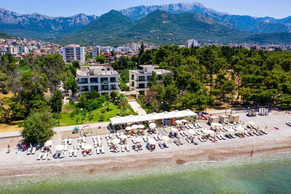 Apartments Kuce Lekovica Beach & snack bar- Bistro 1