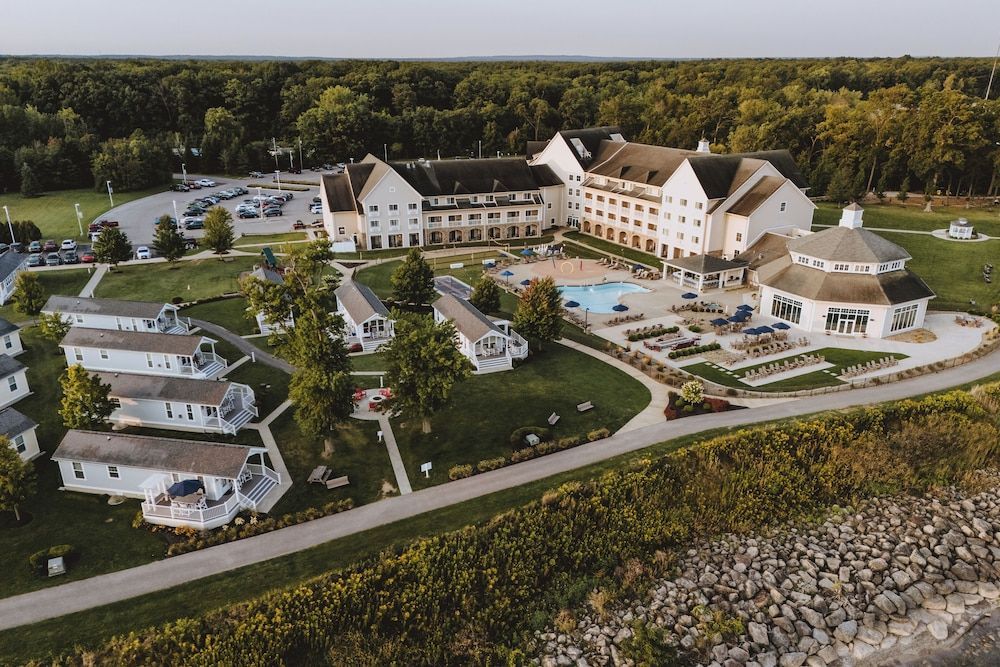 The Lodge at Geneva-on-the-Lake 1