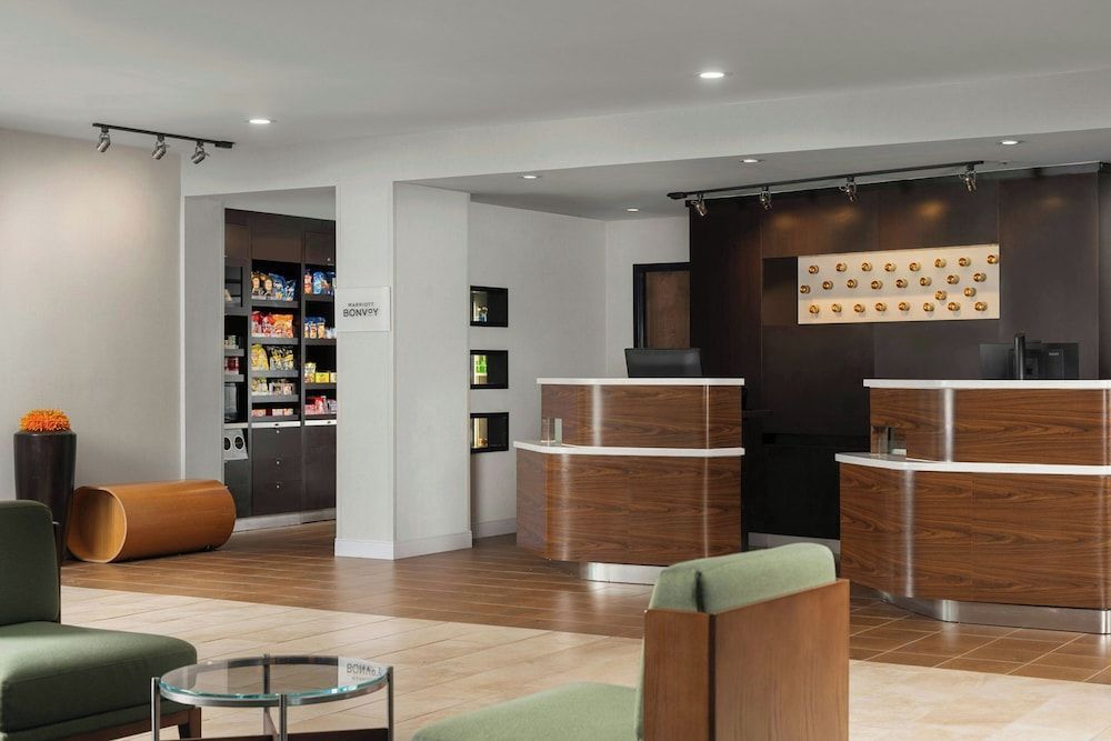 Courtyard by Marriott Dallas-Fort Worth/Bedford 2