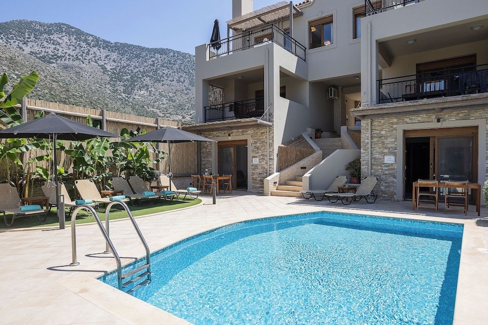 Pantheon Villas & Suites 1