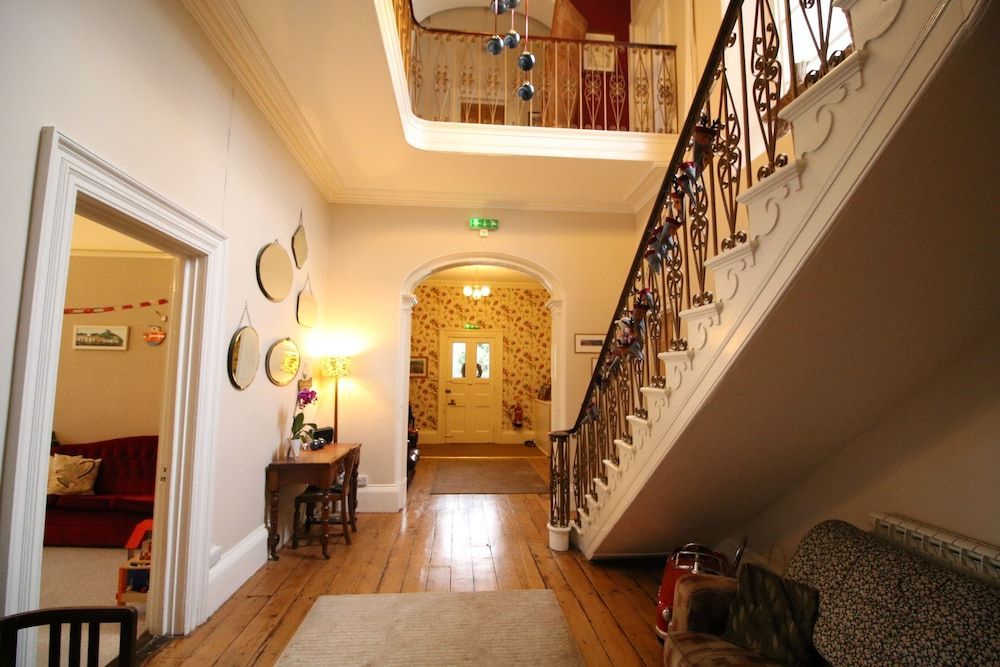 Laston House 2