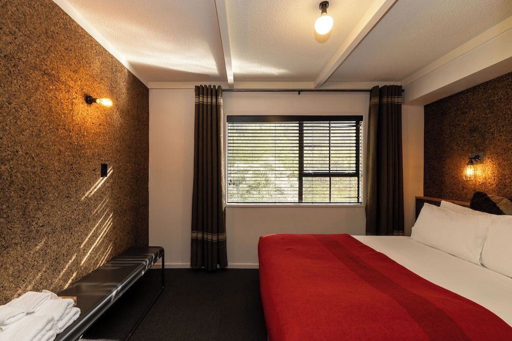 Sherwood Queenstown 2