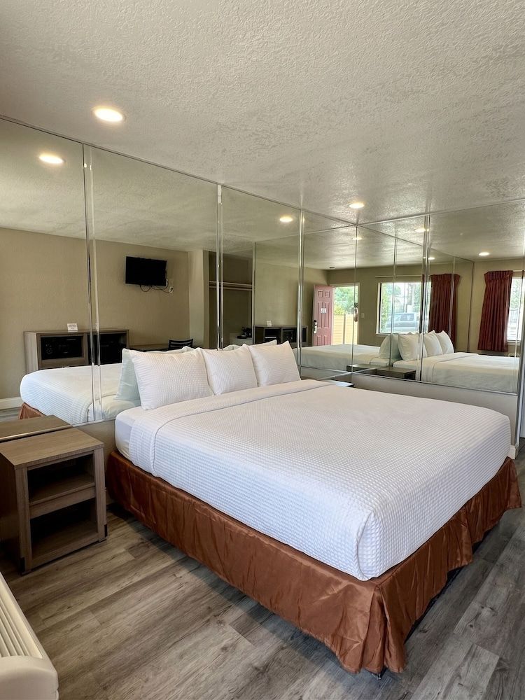 River Inn Motel 1