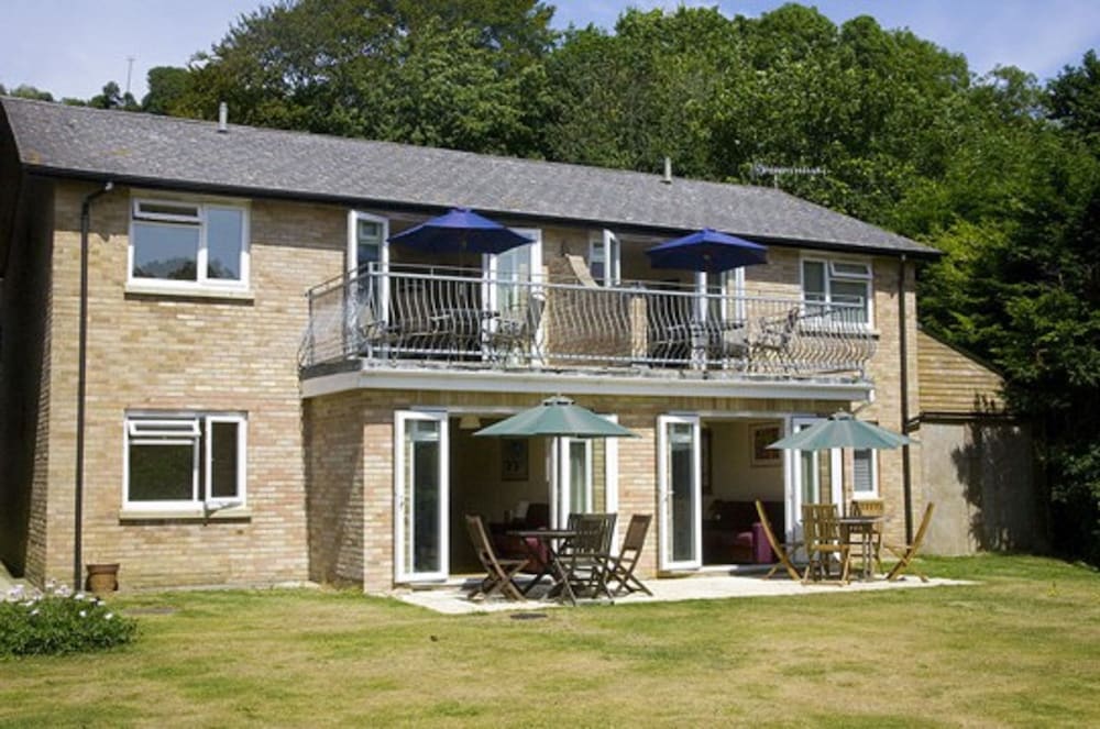 Sea-view Apts, Ferry Savings 1