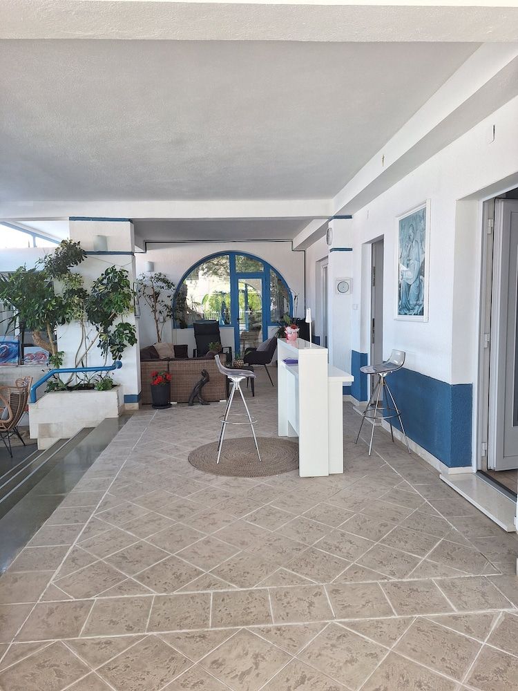 Beachfront Apartments Zanic 2