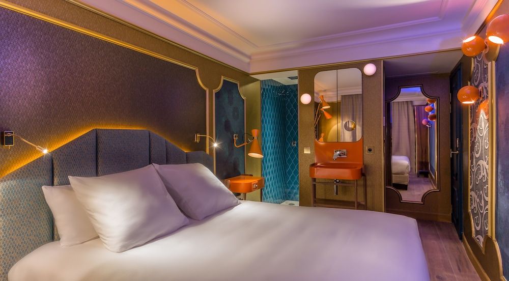Idol Hotel 1
