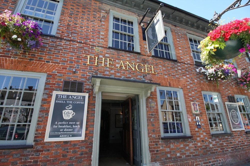 The Angel in Wootton Bassett 1