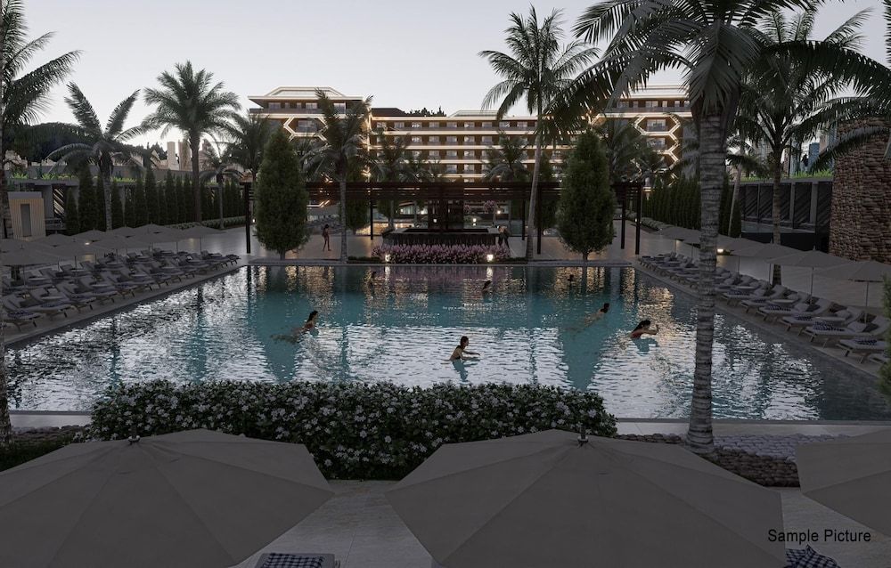 The Garden Beach Hotel 1