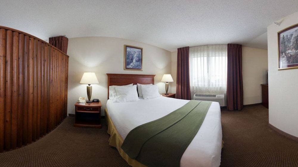 Holiday Inn Express ADRIAN by IHG 2