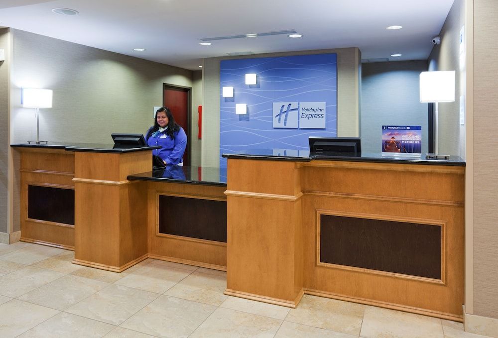 Holiday Inn Express & Suites ROCHESTER – MAYO CLINIC AREA by IHG 2