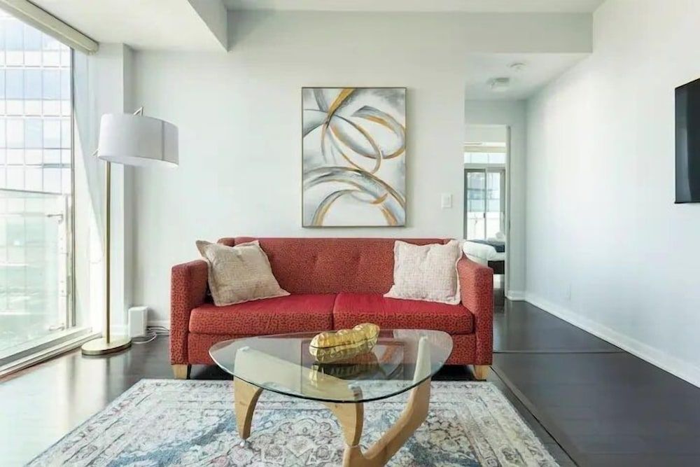 Elegant Suites - CN Tower & Lake View 1