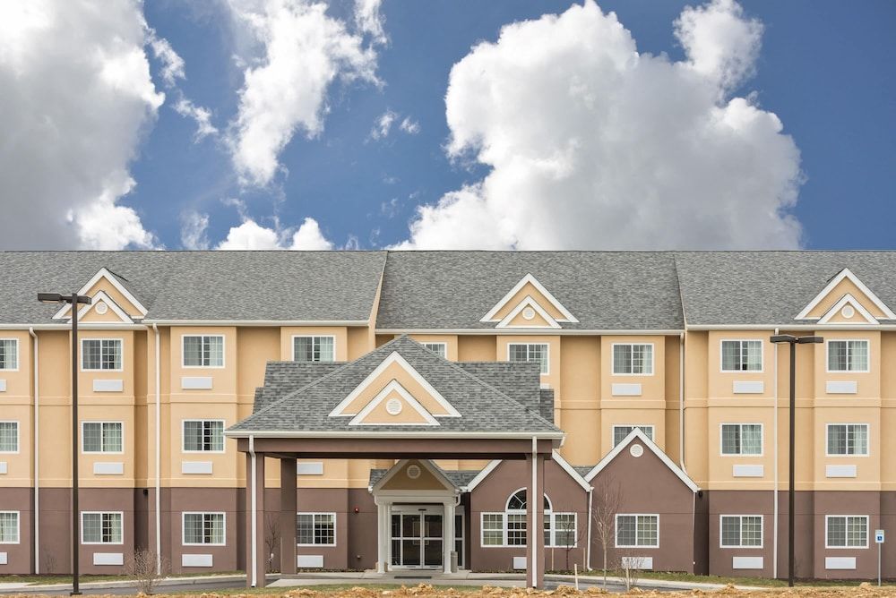 Microtel Inn & Suites by Wyndham Beaver Falls 1