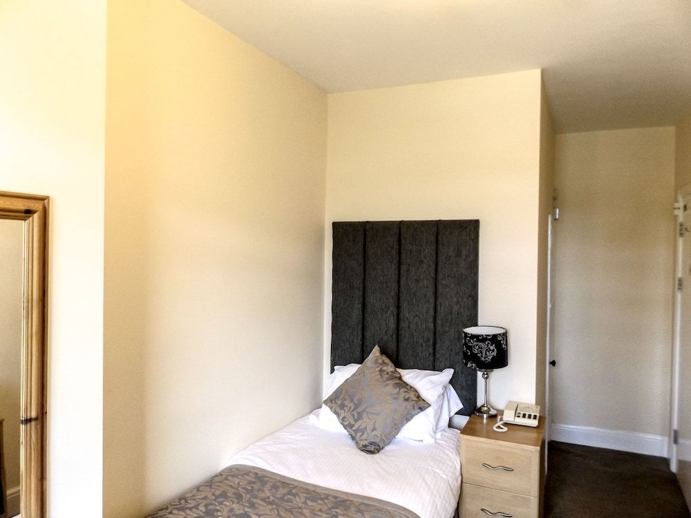 Membly Hall Hotel 2