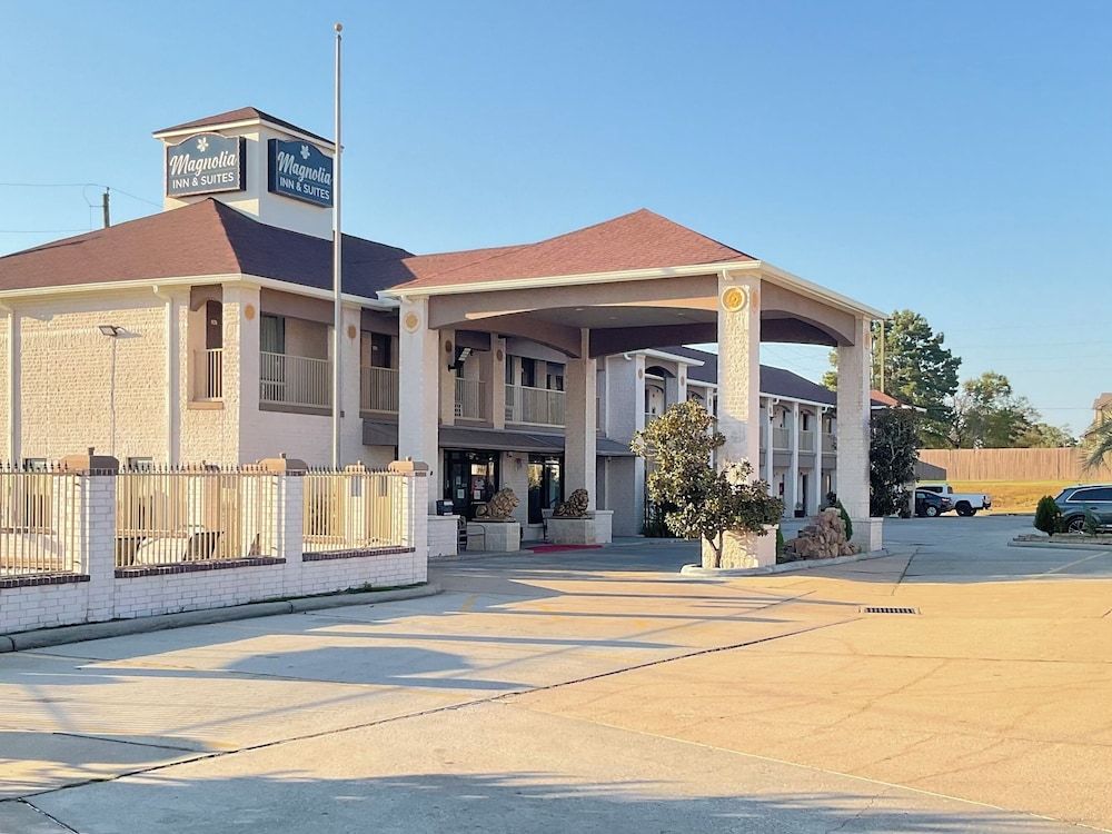Magnolia Inn and Suites 1