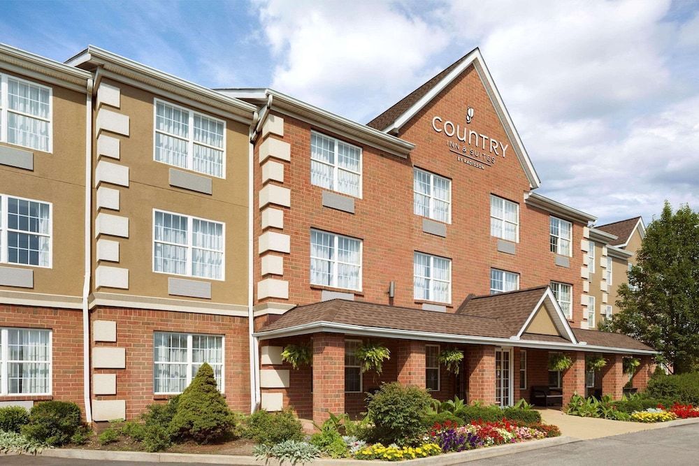 Country Inn & Suites by Radisson, Macedonia, OH 1