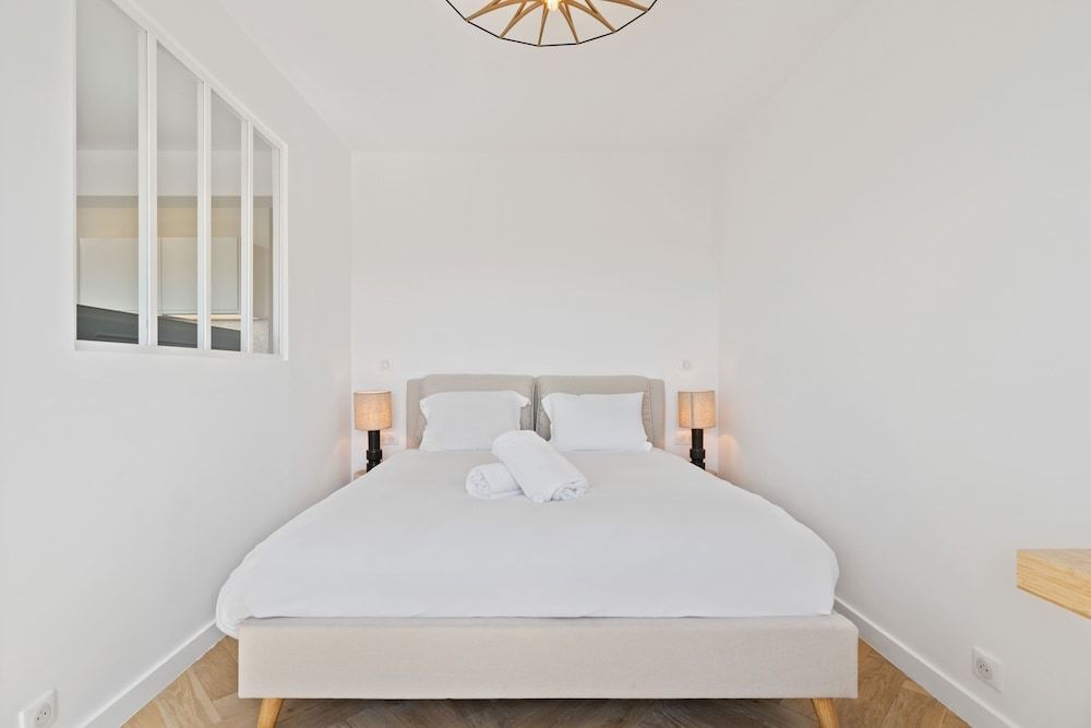 Brand New Retreat in Belair ID224 2