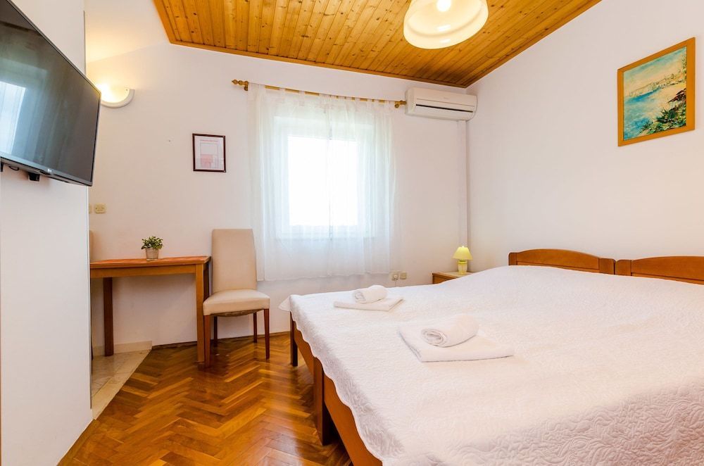 Apartments Mali Paradiso 2