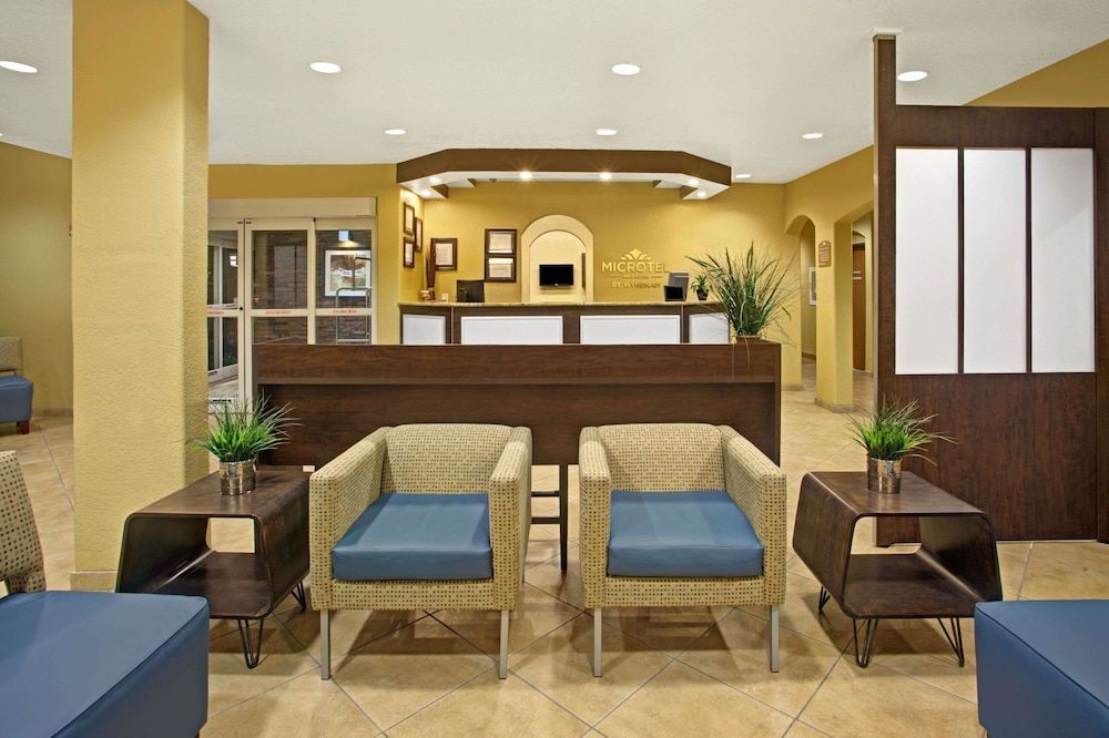 Microtel Inn & Suites by Wyndham Cartersville 2