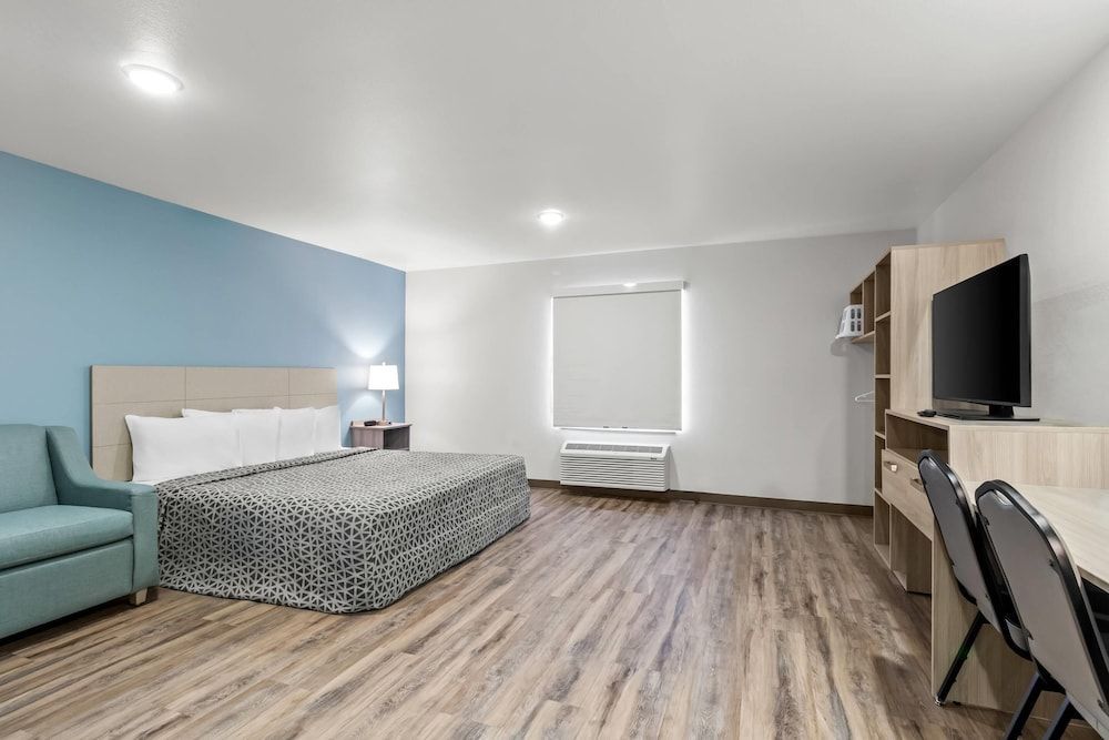 WoodSpring Suites Washington Meadowlands PA 1