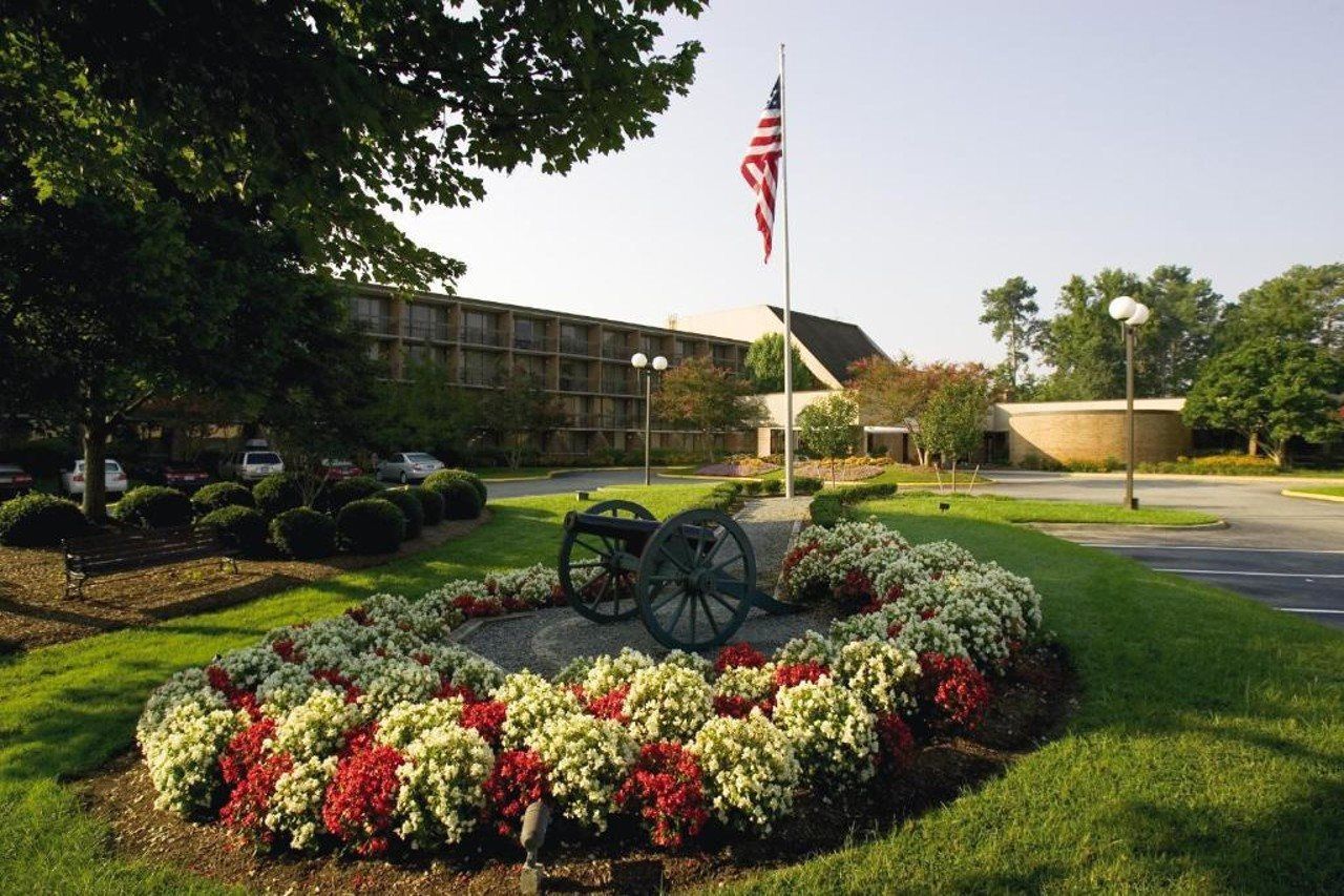 Fort Magruder Hotel Trademark Collection by Wyndham 2