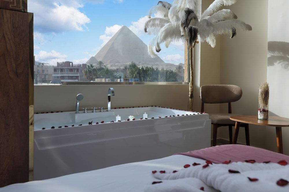 Pyramids Palace INN 1