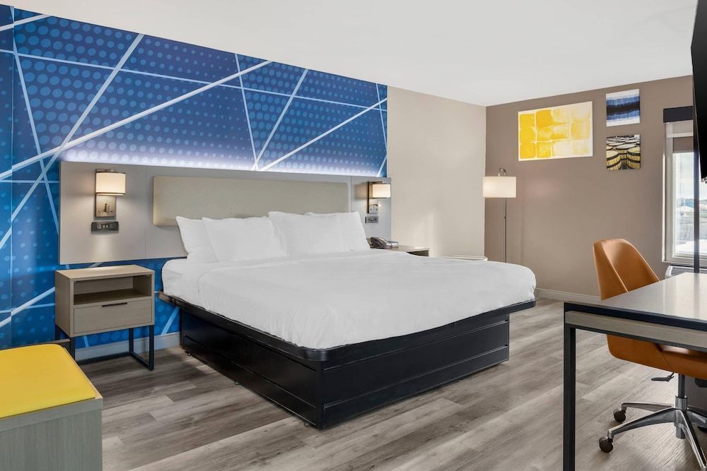 Comfort Inn & Suites Springfield 1