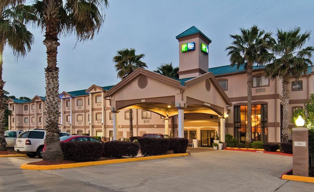 Holiday Inn Express & Suites LAKE CHARLES by IHG 1