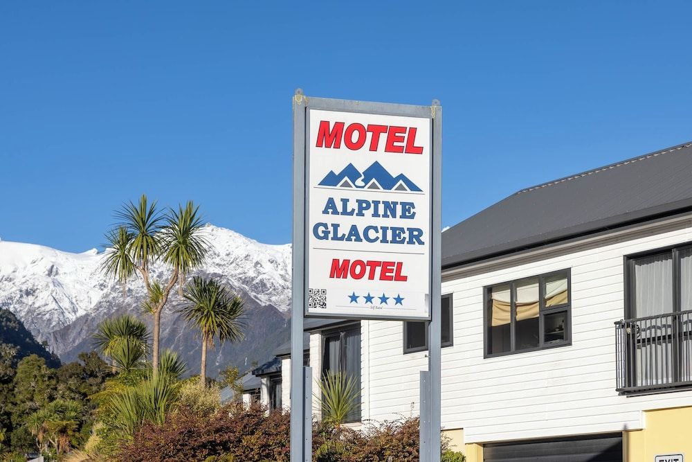 Alpine Glacier Motel 1