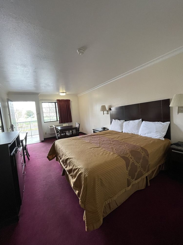 Chino Motel 1
