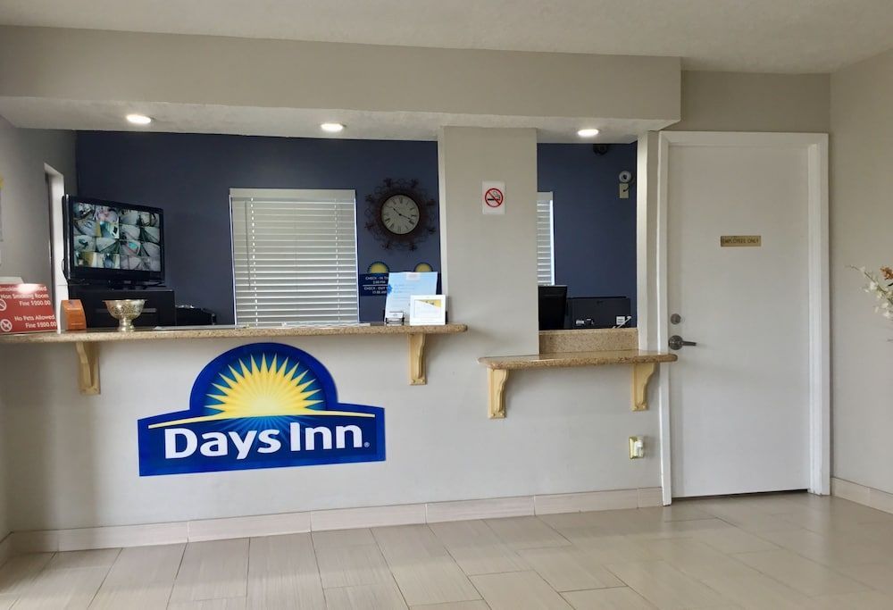 Days Inn by Wyndham San Antonio Interstate Hwy 35 North 2