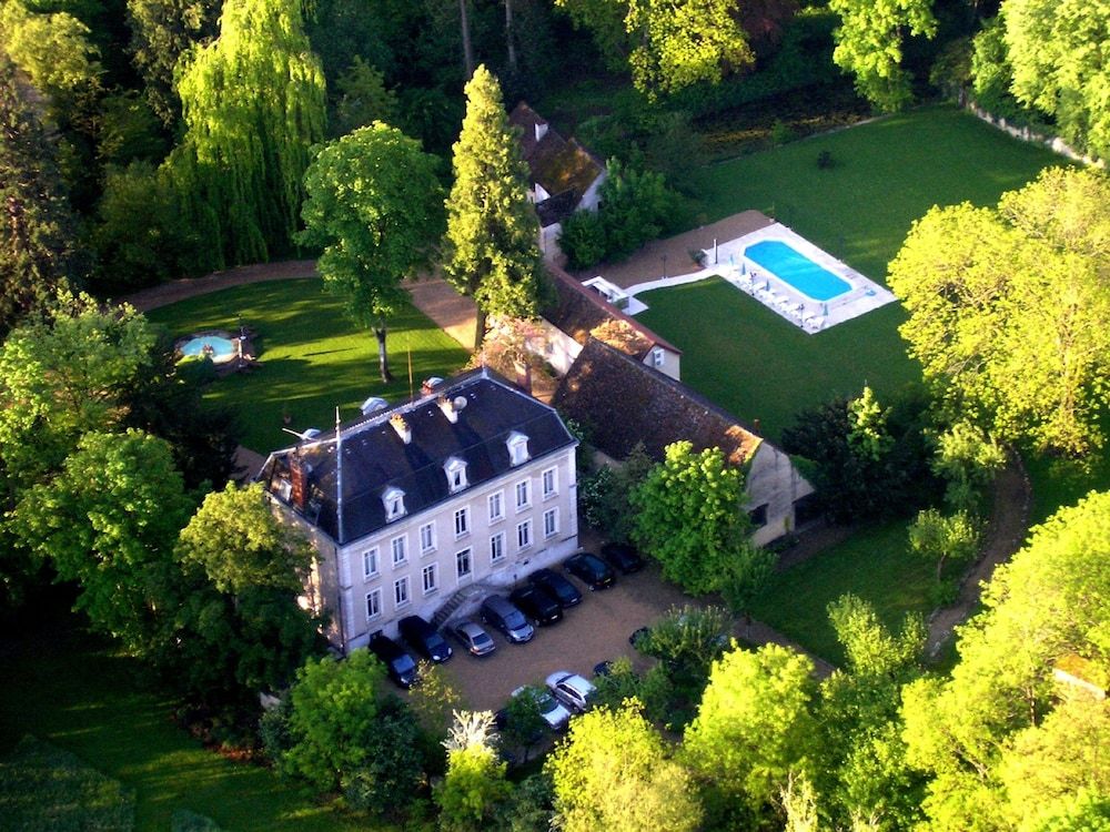 Château de Challanges 1