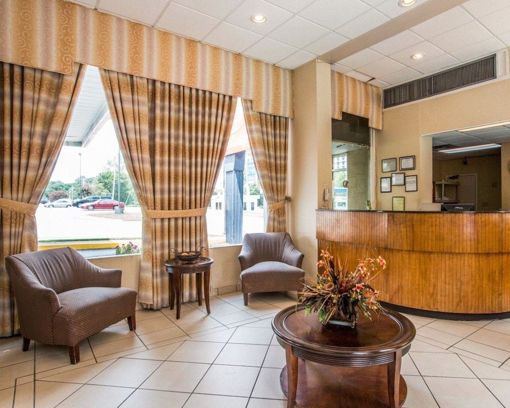 Econo Lodge Atlanta College Park 2