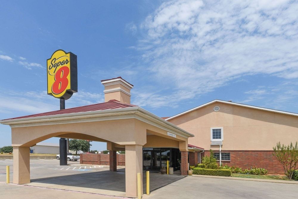 Super 8 by Wyndham Burleson Fort Worth Area 1