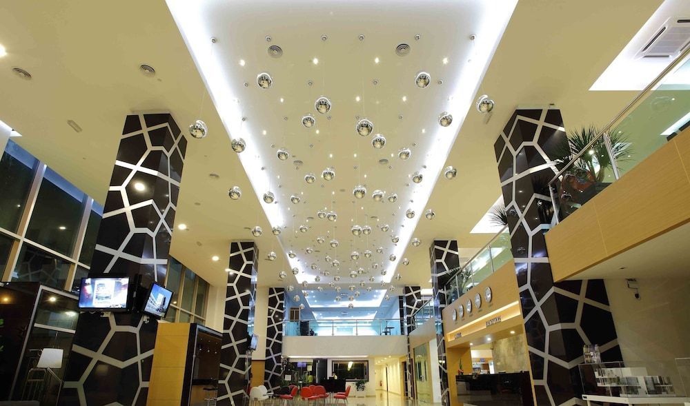 Symphony Suites Hotel 2