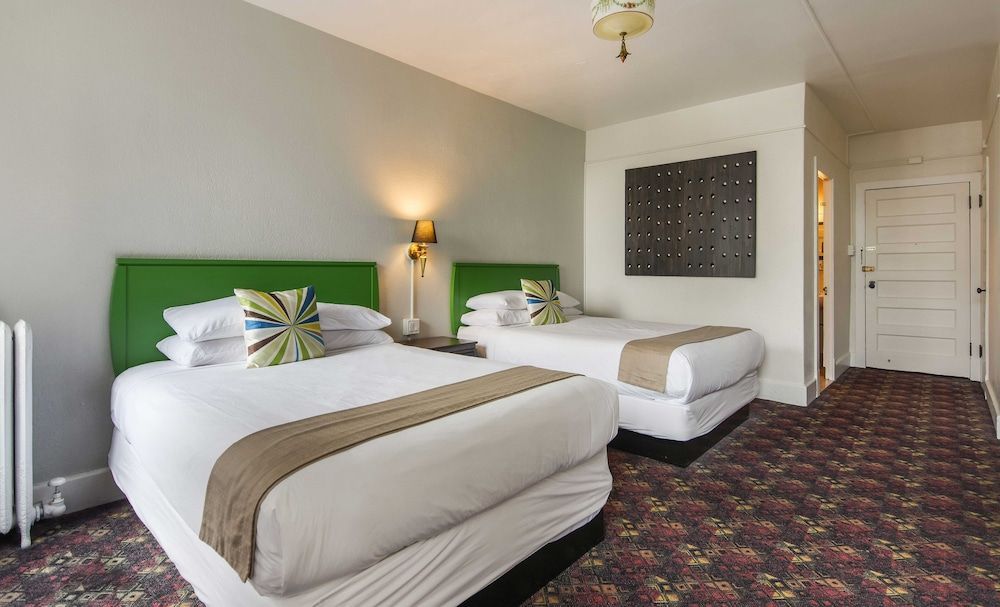 Moore Hotel 1