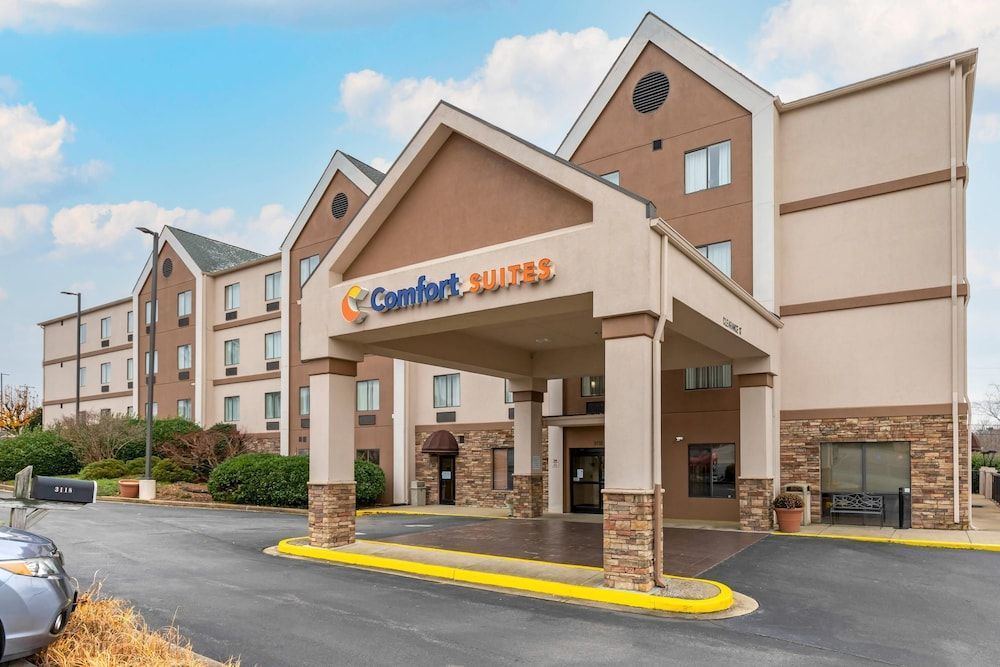 Comfort Suites Johnson City near University 1