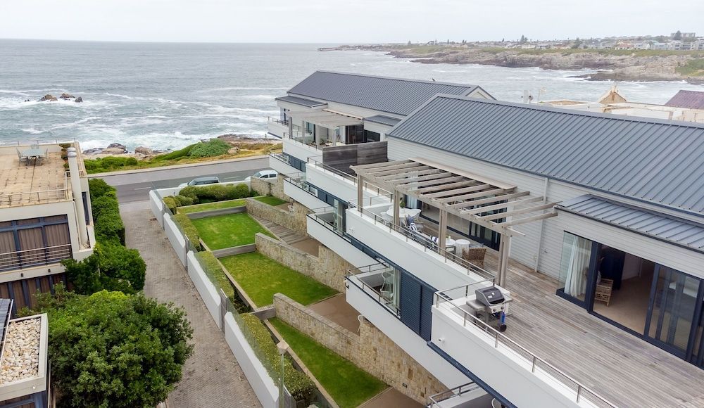 Le Paradis Penthouse 1